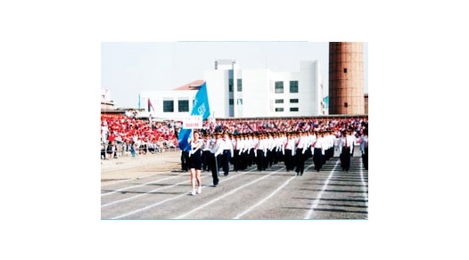 參加內(nèi)蒙古大學校運會入場式