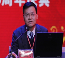 中國(guó)科學(xué)院院士、西北生態(tài)環(huán)境資源研究院常務(wù)副院長(zhǎng)、我國(guó)著名寒區(qū)土木工程專家、博士生導(dǎo)師賴遠(yuǎn)明教授就“寒區(qū)道路熱學(xué)特性分析方法和凍害防治技術(shù)”?與嘉賓、校友和師生分享了自己獨(dú)特的見(jiàn)解