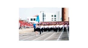 參加內(nèi)蒙古大學校運會入場式