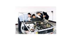 自行研制的桑塔納轎車空調系統(tǒng)及全車電路模擬教具